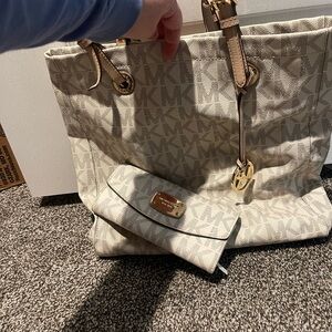 Michael Kors Beige Tote and Wallet Set